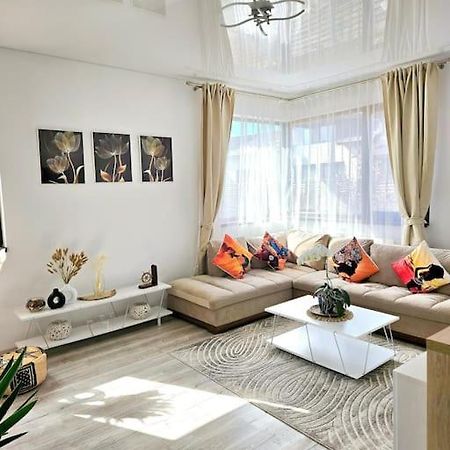 Cozy Sorada 1 Apartment Bragadiru Bagian luar foto