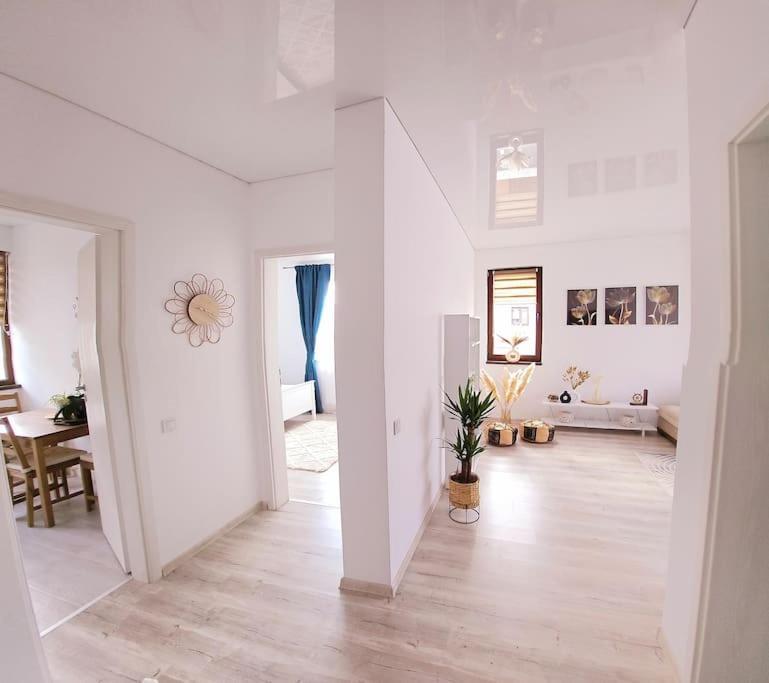 Cozy Sorada 1 Apartment Bragadiru Bagian luar foto