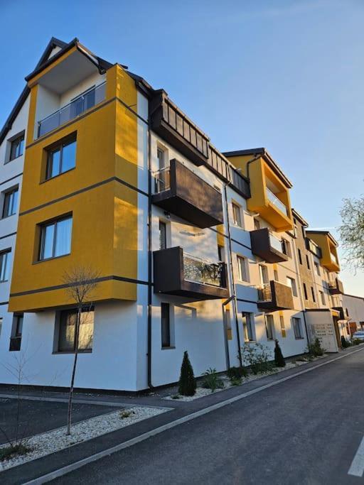 Cozy Sorada 1 Apartment Bragadiru Bagian luar foto